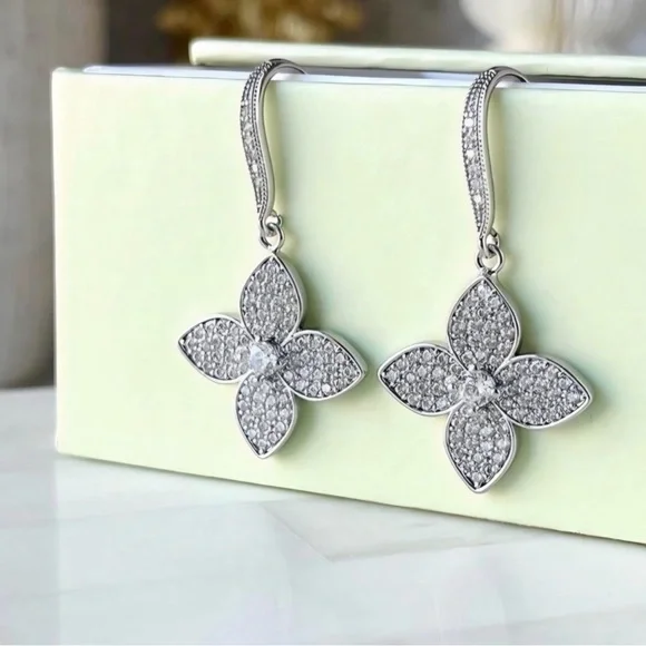 Park Lane Vera Sparkle Box earring & bracelets - Picture 3 of 3